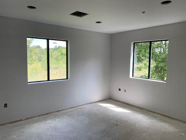 1740 Turnpike St - Photo 1