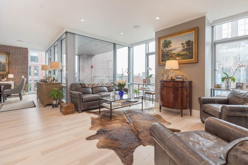 32 Traveler St - Photo 1
