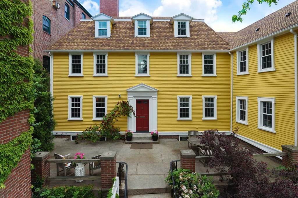 45 Rutherford Ave - Photo 1