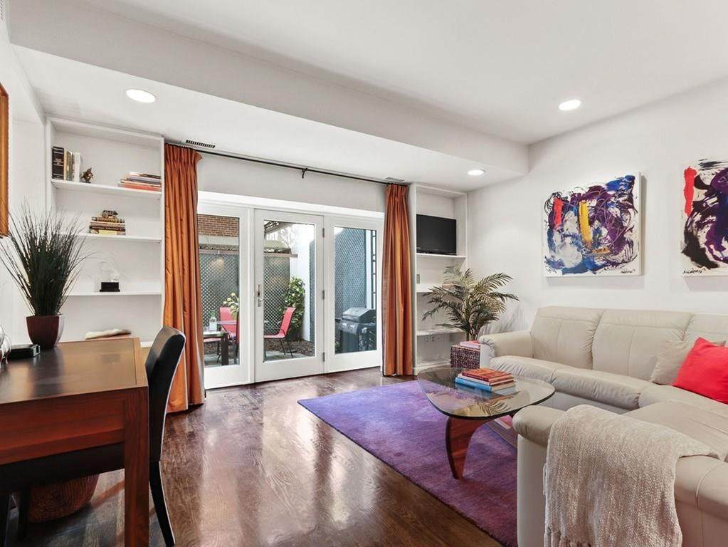 412 Beacon St - Photo 1