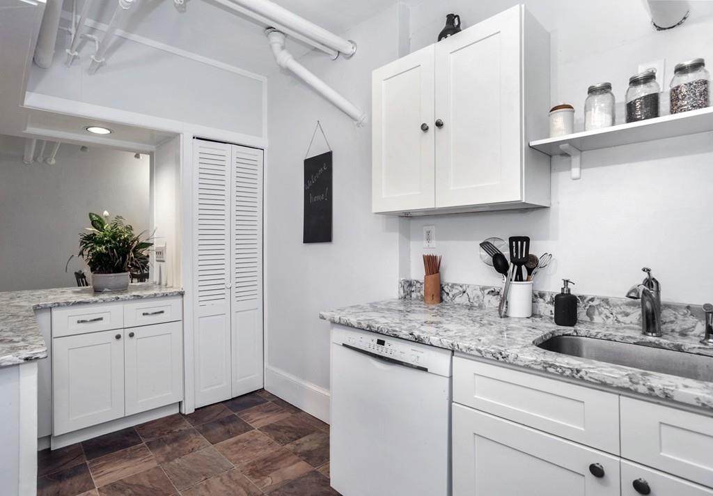 32 Marshal St - Photo 1