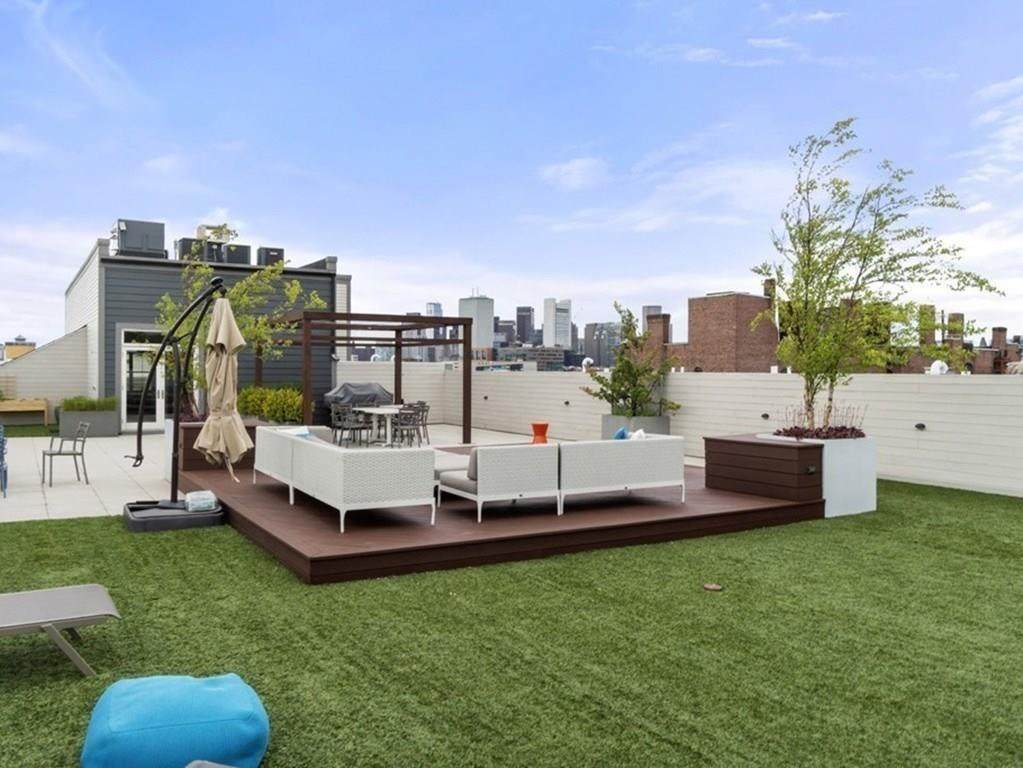 309 E Street - Photo 1