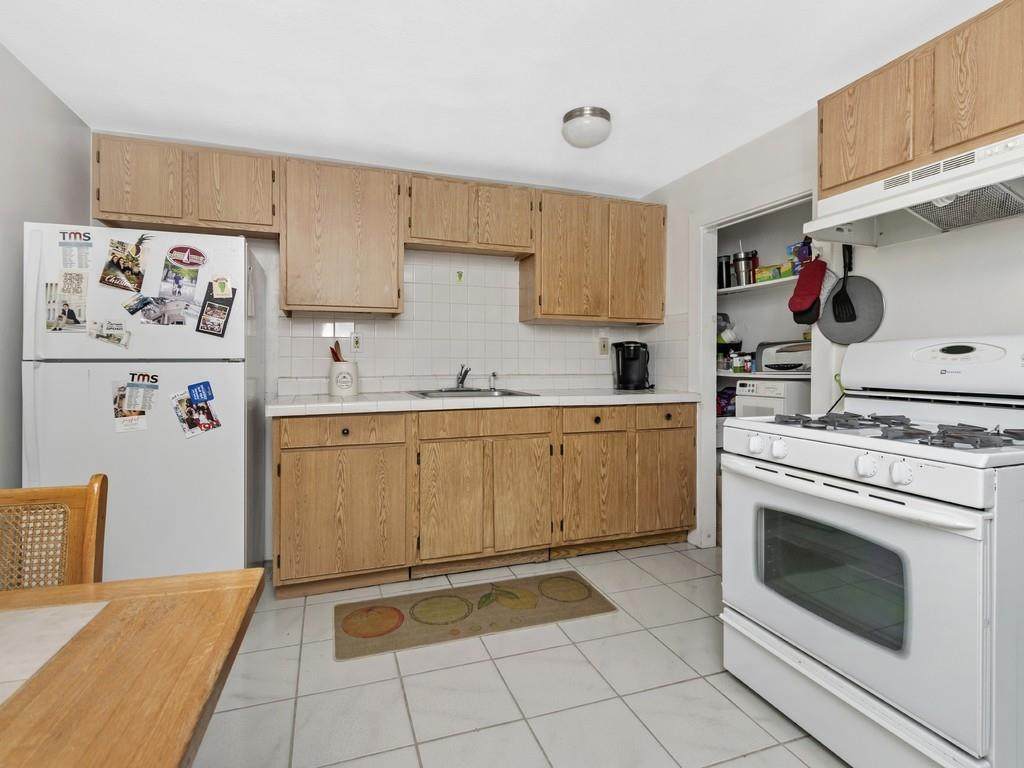 28 Cross Street - Photo 1
