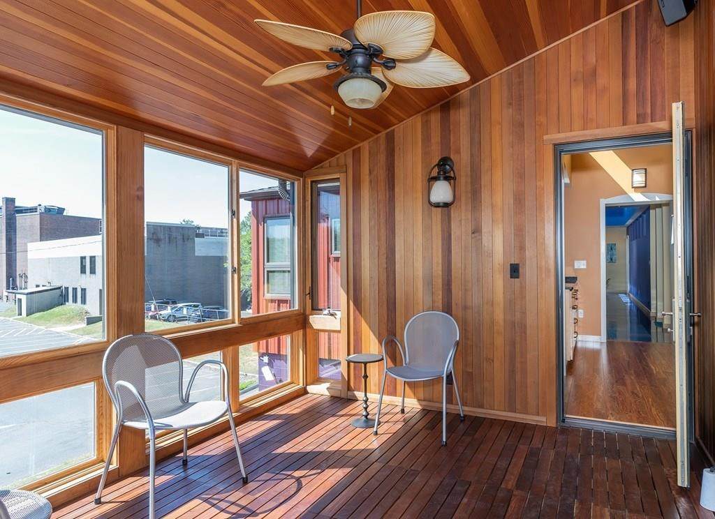 57 King St - Photo 1