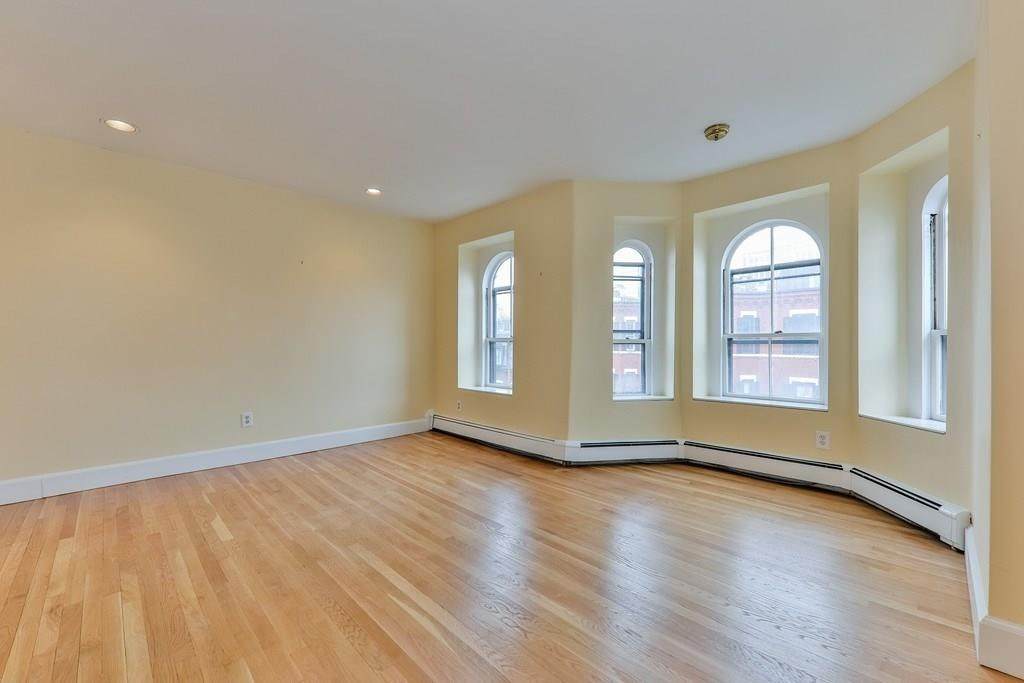 44 Chandler St - Photo 1