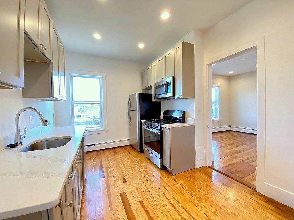 319 Dorchester Street - Photo 1