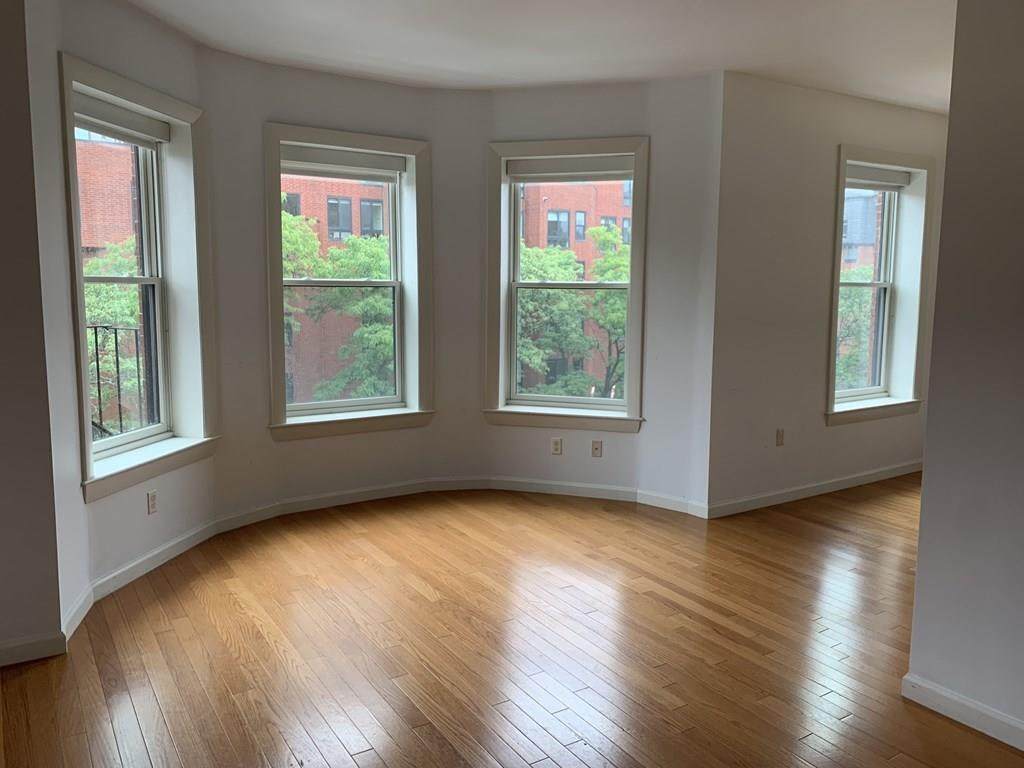 177 Newbury St - Photo 1