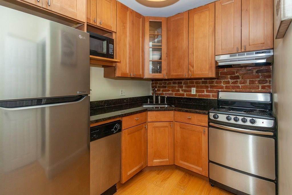 25 Clark St - Photo 1