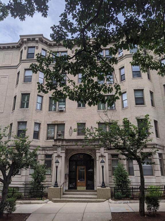 52 Charlesgate East - Photo 1