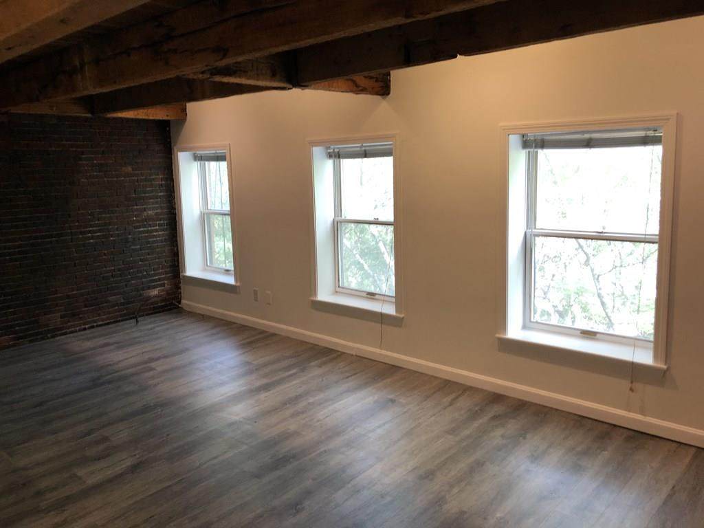 90 Commercial Street - Photo 1