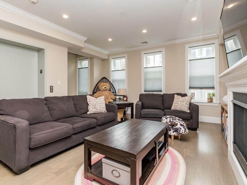 205 West Eighth - Photo 1