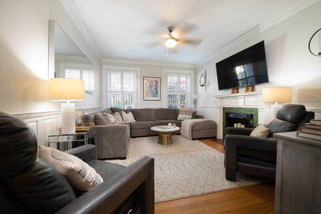 22 Medfield St - Photo 1