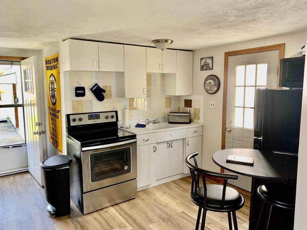 572 Main Street - Photo 1