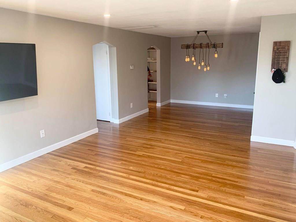 33 Montvale - Photo 1