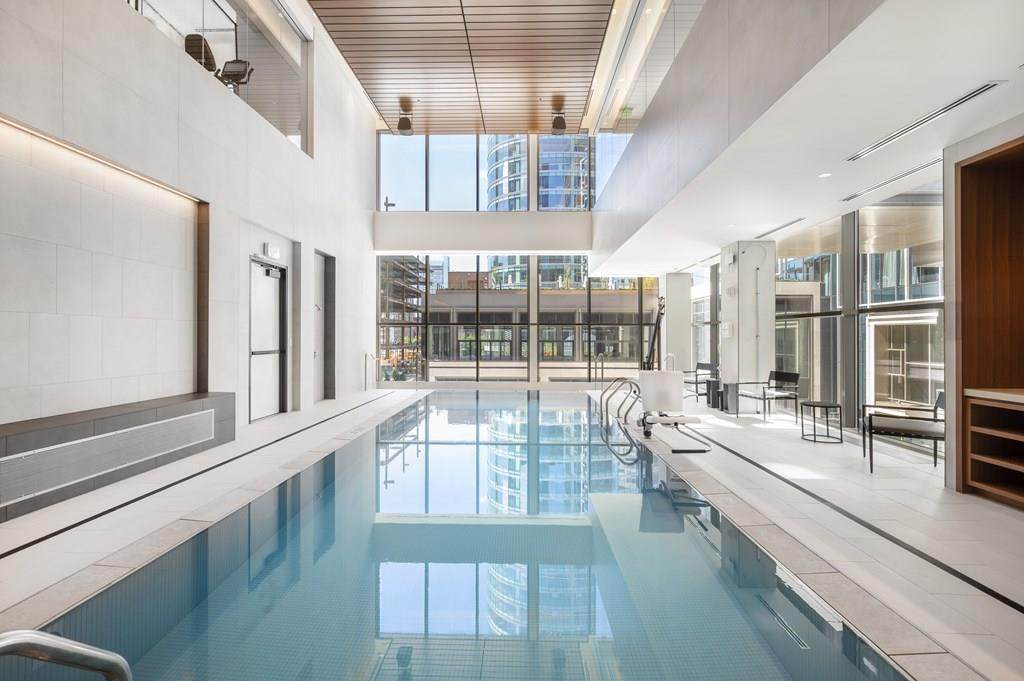 135 Seaport Boulevard - Photo 1