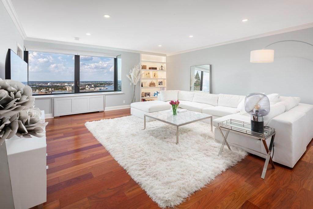 65 East India Row - Photo 1