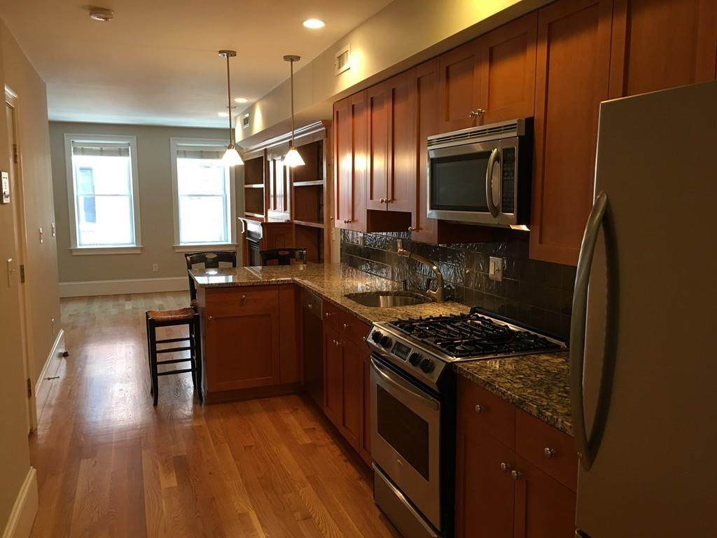 150 Salem St - Photo 1