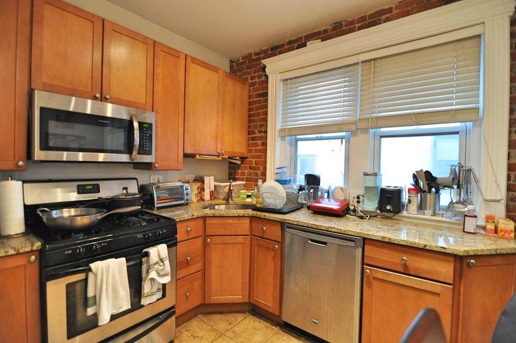 1109 Boylston St - Photo 1