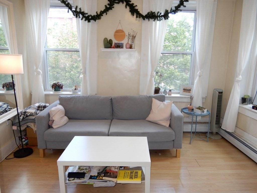 274 Cambridge - Photo 1