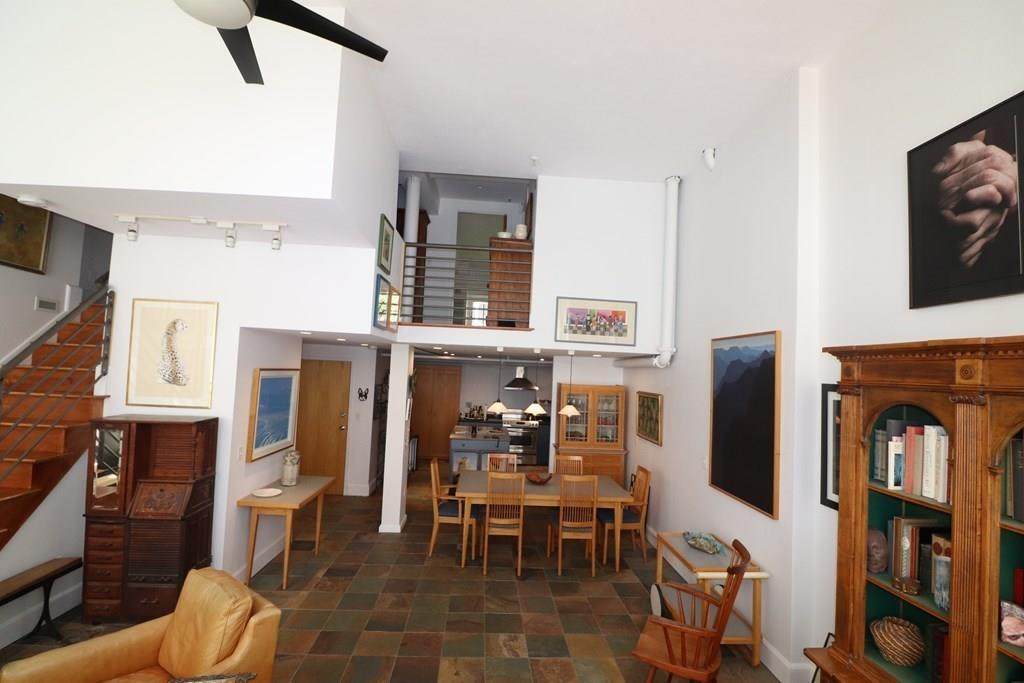 200 Market - Photo 1
