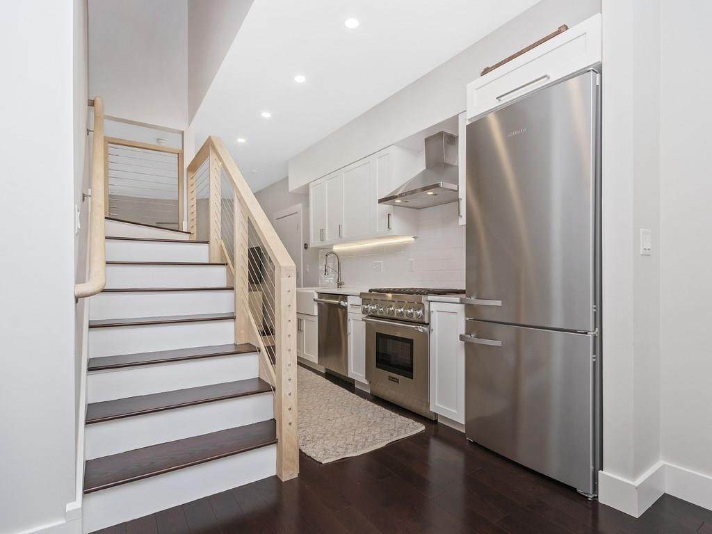 366 Columbus - Photo 1