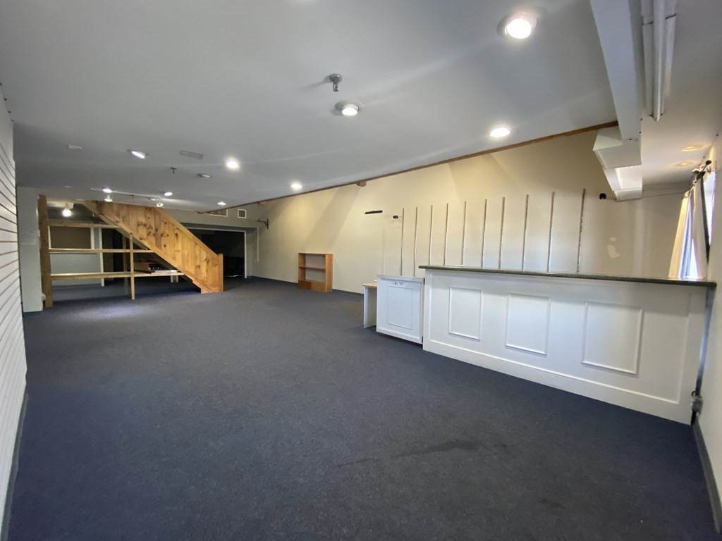 122 Turnpike Rd - Photo 1
