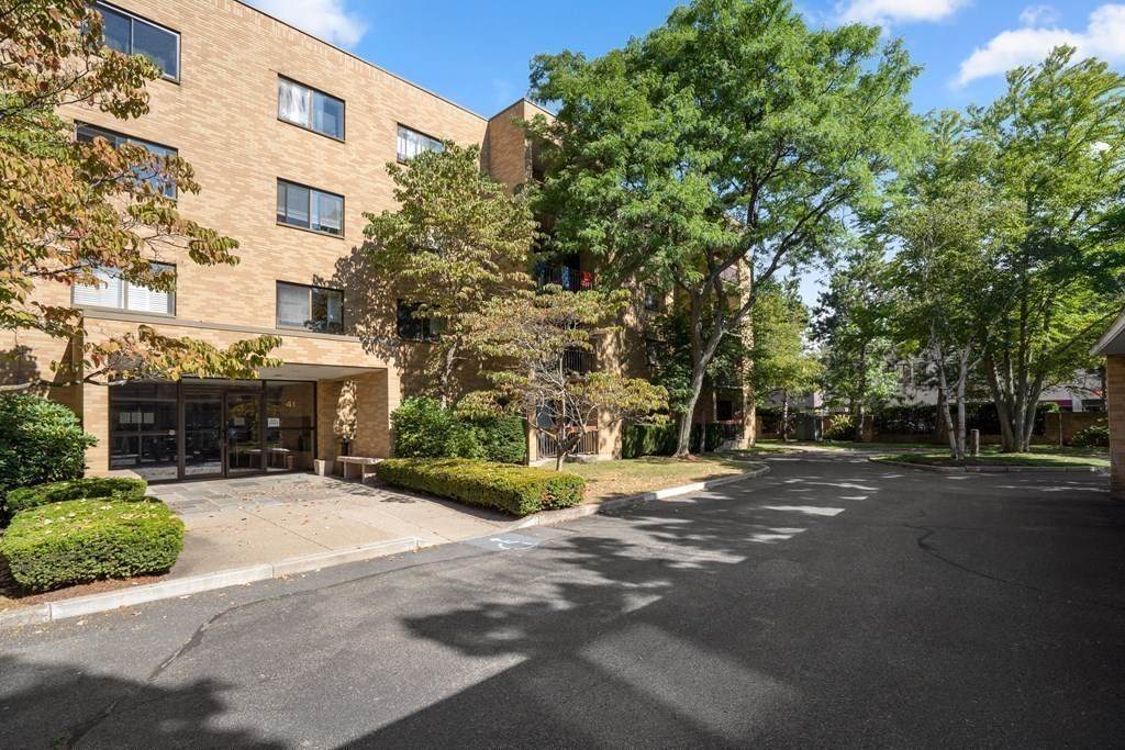 41 Centre - Photo 1