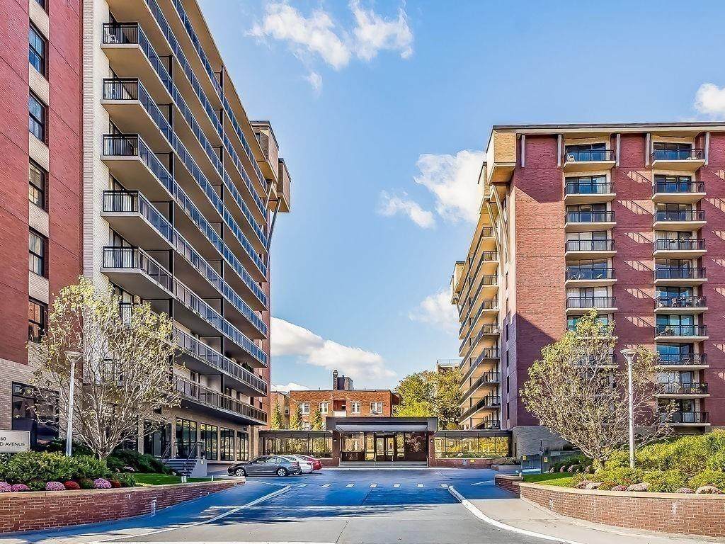 60 Longwood - Photo 1