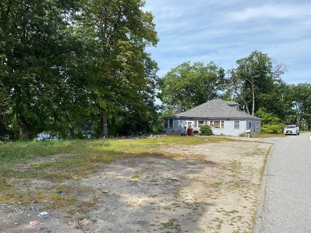 137 Pawtucket Boulevard - Photo 1