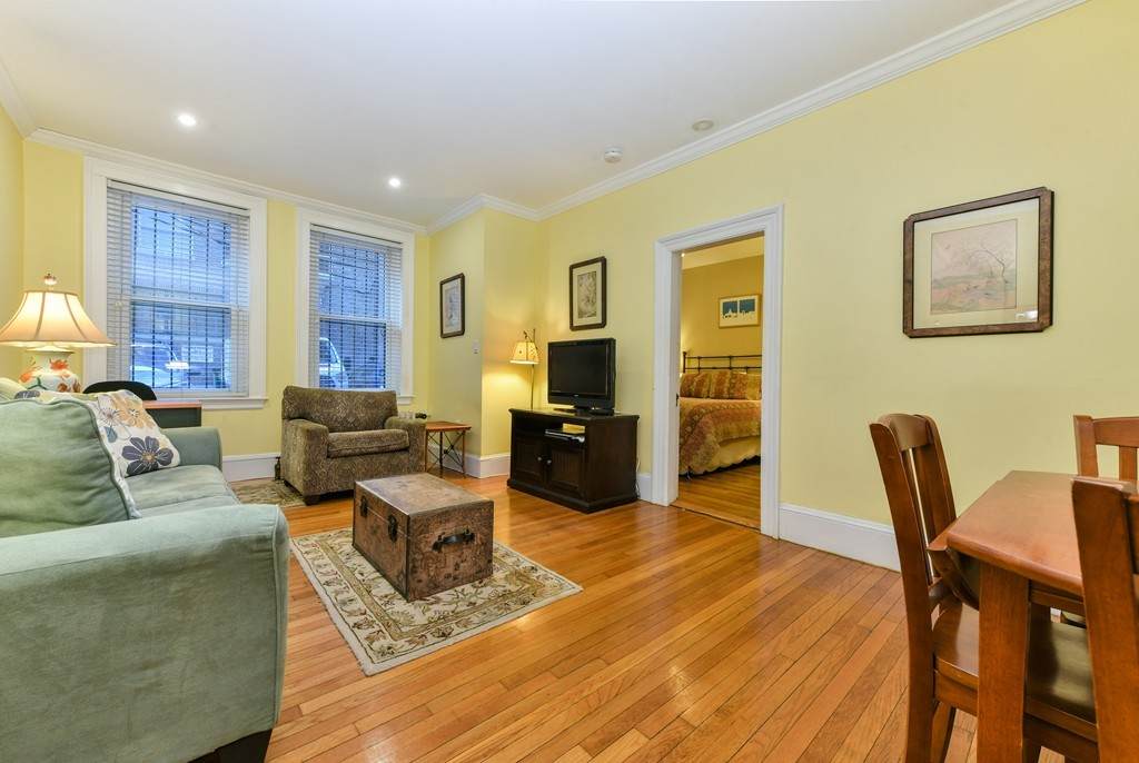 86 Commonwealth Ave - Photo 1