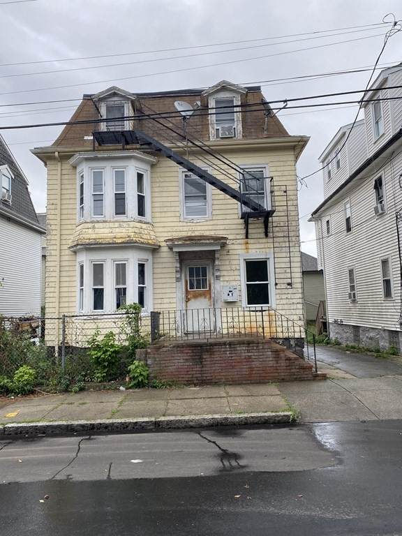 1276 Pleasant St - Photo 1
