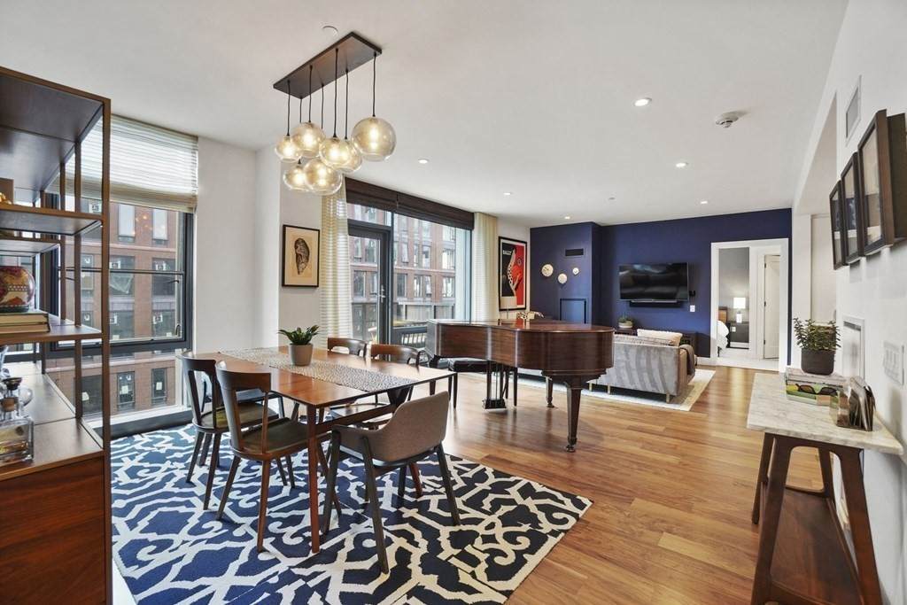 32 Traveler St - Photo 1