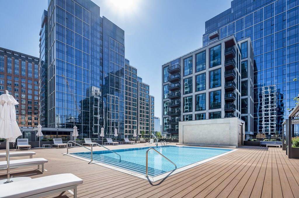 135 Seaport Boulevard - Photo 1