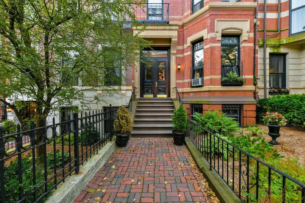 182 Marlborough St - Photo 1