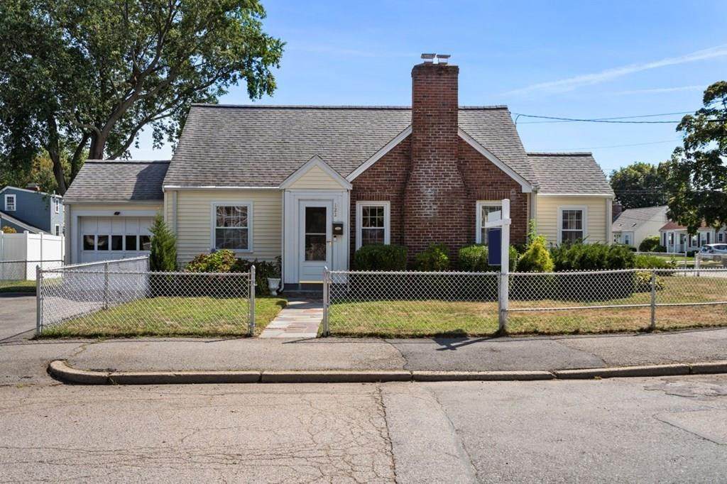 122 Colonial Ave - Photo 1