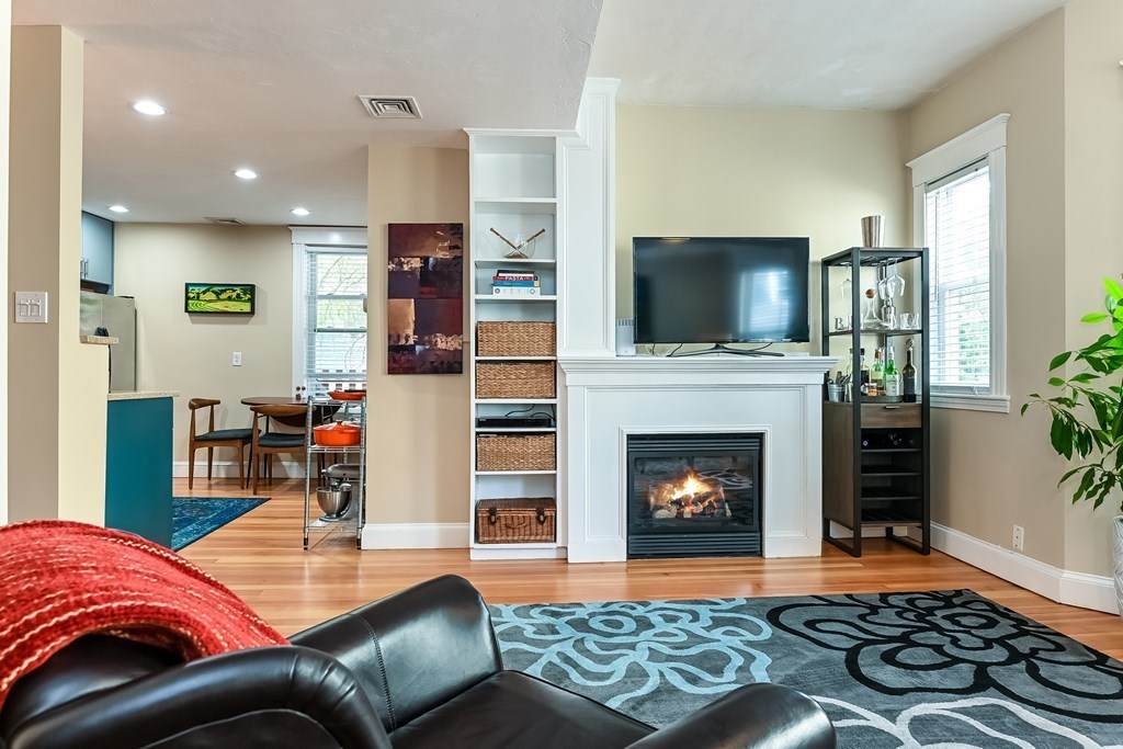 211 West 8th St - Photo 1