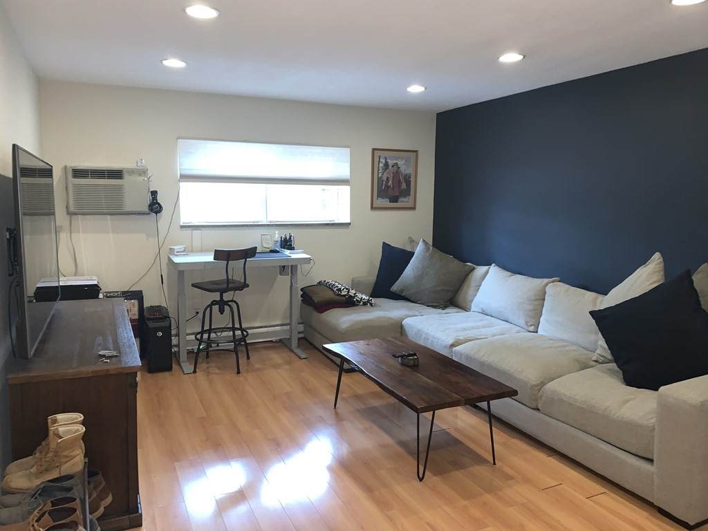 75 Waldemar Ave - Photo 1