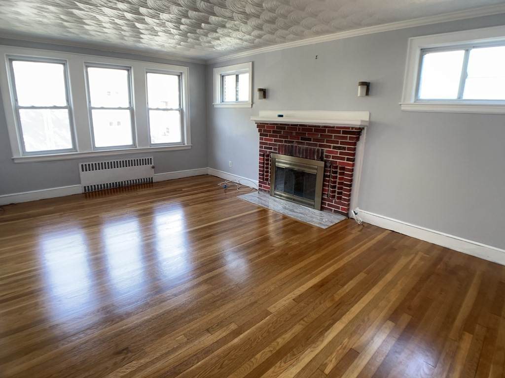 19 Woodstock Ave - Photo 1