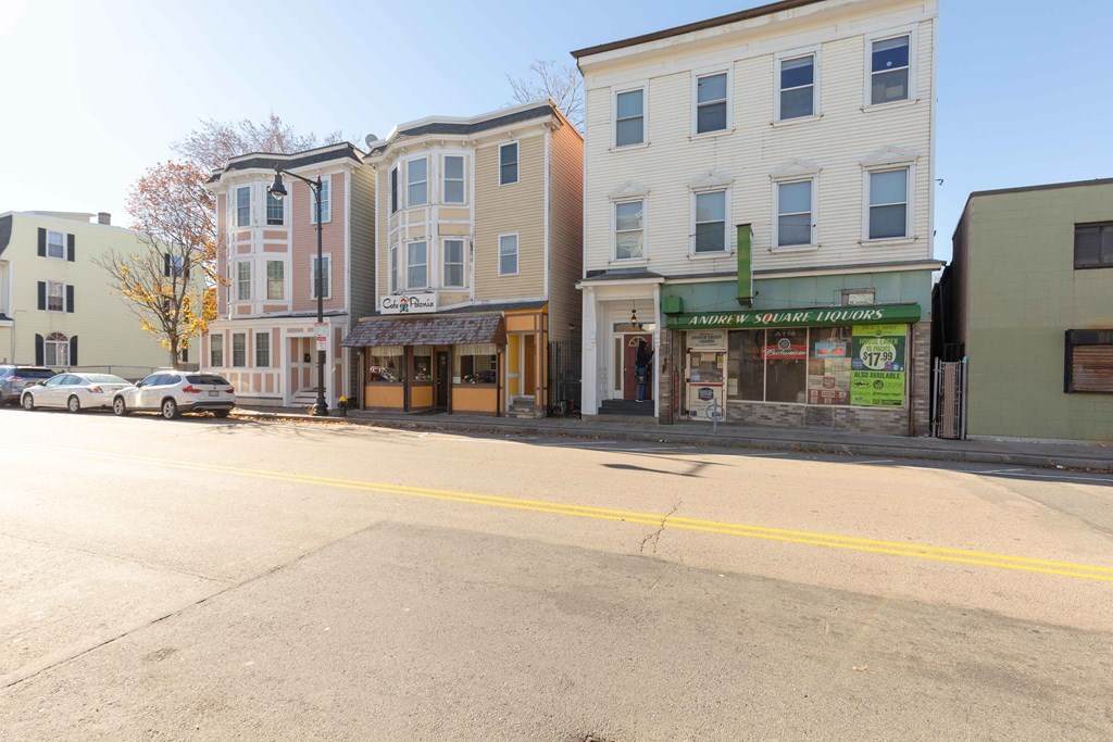 605-607 Dorchester Ave - Photo 1