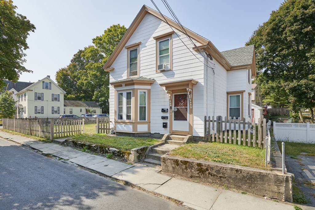 8 Pelham Ave - Photo 1