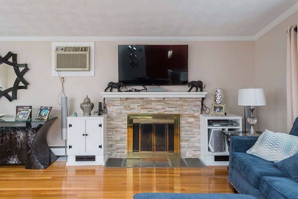 676 Bay Rd - Photo 1
