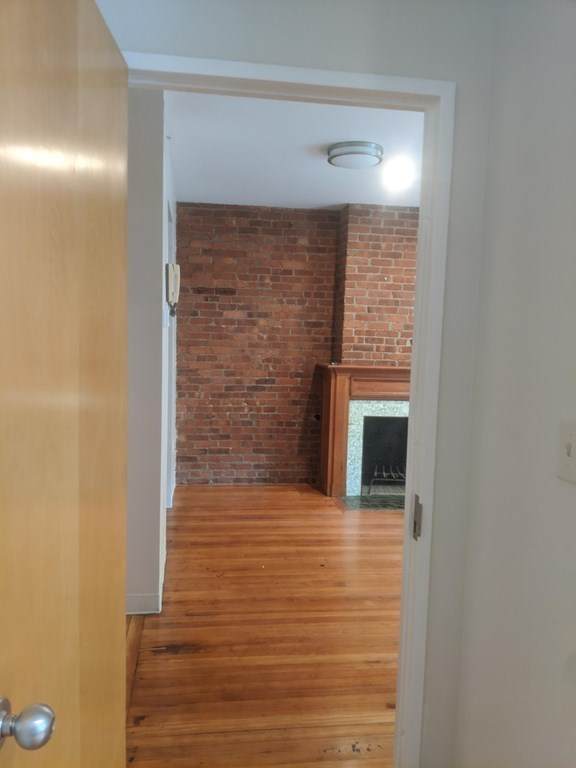 111 Gainsborough - Photo 1