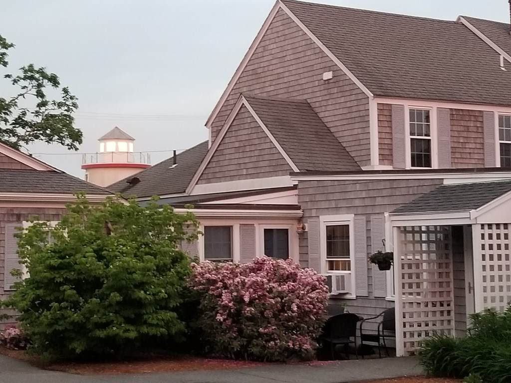 1372 Bridge Street - Photo 1