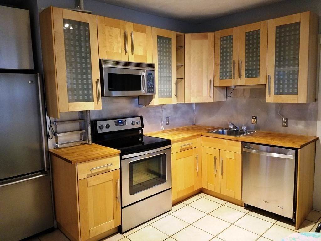 1468 Commonwealth Ave - Photo 1