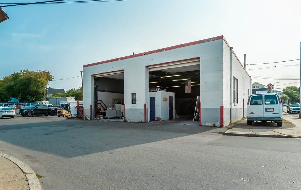 58 + 58R Walnut St - Photo 1