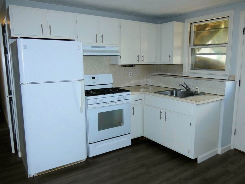 103 E. Foster - Photo 1