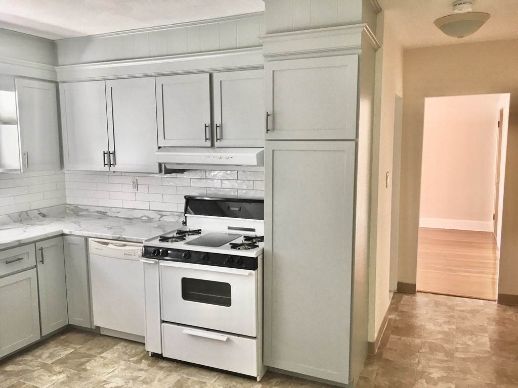 56 Circuit Ave - Photo 1