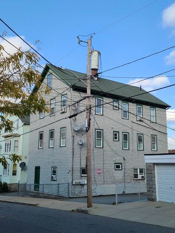 546 4Th St - Photo 1
