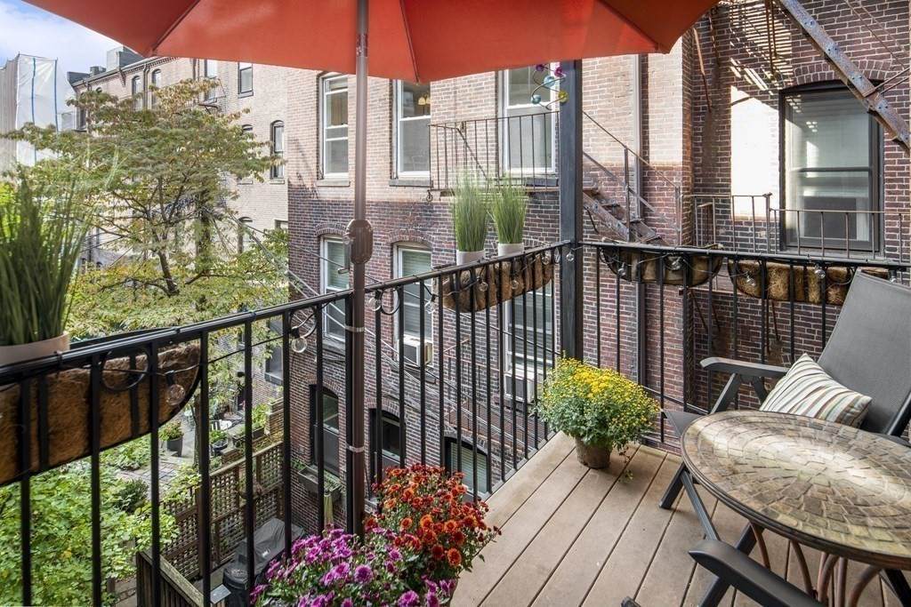 15 Warren Ave - Photo 1