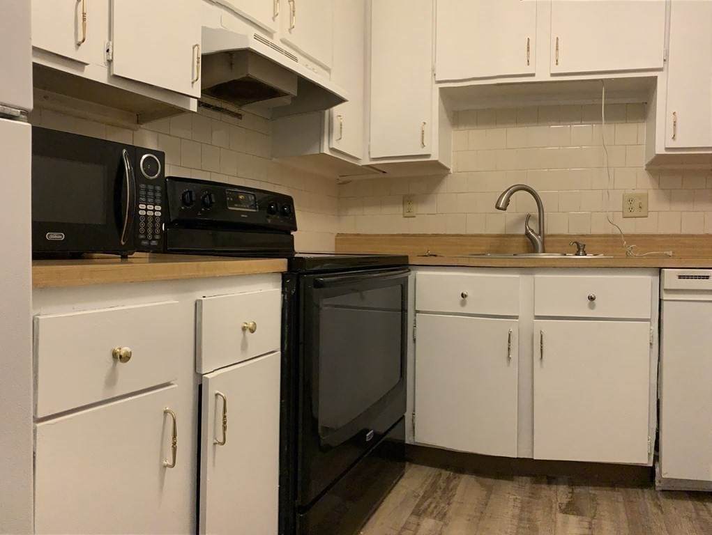 215 Winter St - Photo 1